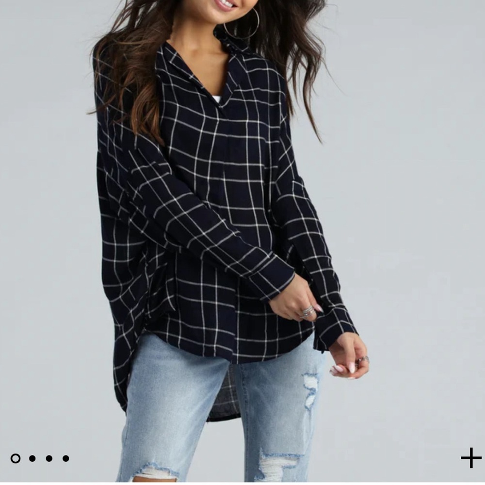 Windsor Plaid Oversized Navy Top - size Medium - New with Tag